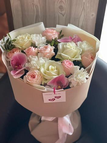 Букет цветов из: Орхидеи, Розы и Гвоздики в Куровском