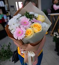 Букет цветов из:  Герберы, Розы и Хризантемы в Куровском