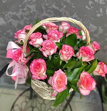 Цветочная композиция из Розы в корзине в Куровском