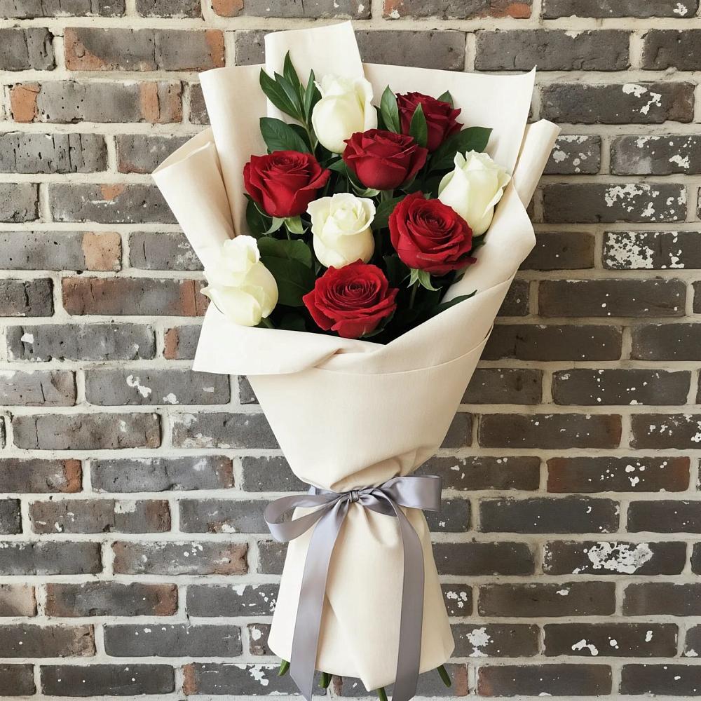 Букет красно-белые розы в Куровском Букет цветов из: Розы в Куровском
