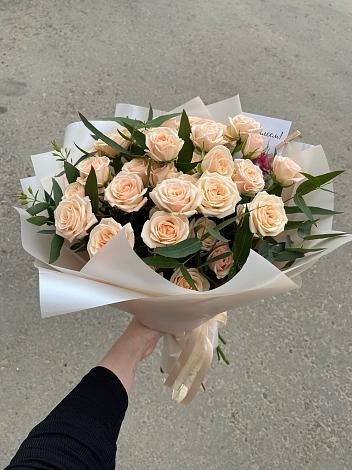 Букет Кремовые розы Латте в Куровском