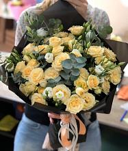 Букет цветов из:  Розы и Лизиантусы в Куровском